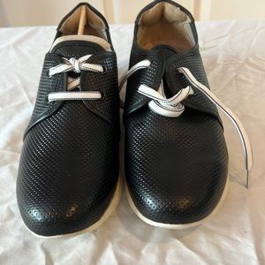 Naturalizer Jaque Women's Black w/ White Trim Leather Lace Up Sneakers  s:10W